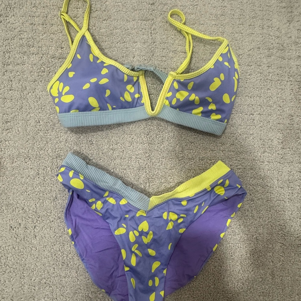 ONE ONE SWIMWEAR Bikini set